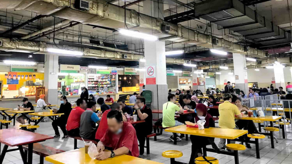 マカンプレイステーブル席（ミッドバレーのフードコート）