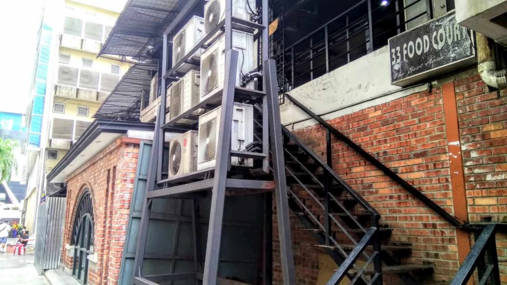 33フードコート、ブキビンタンの裏路地の老舗