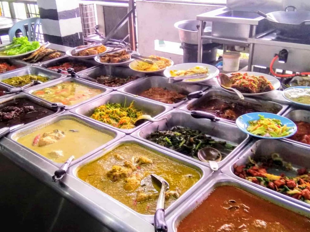 33フードコート、ブキビンタンの裏路地の老舗